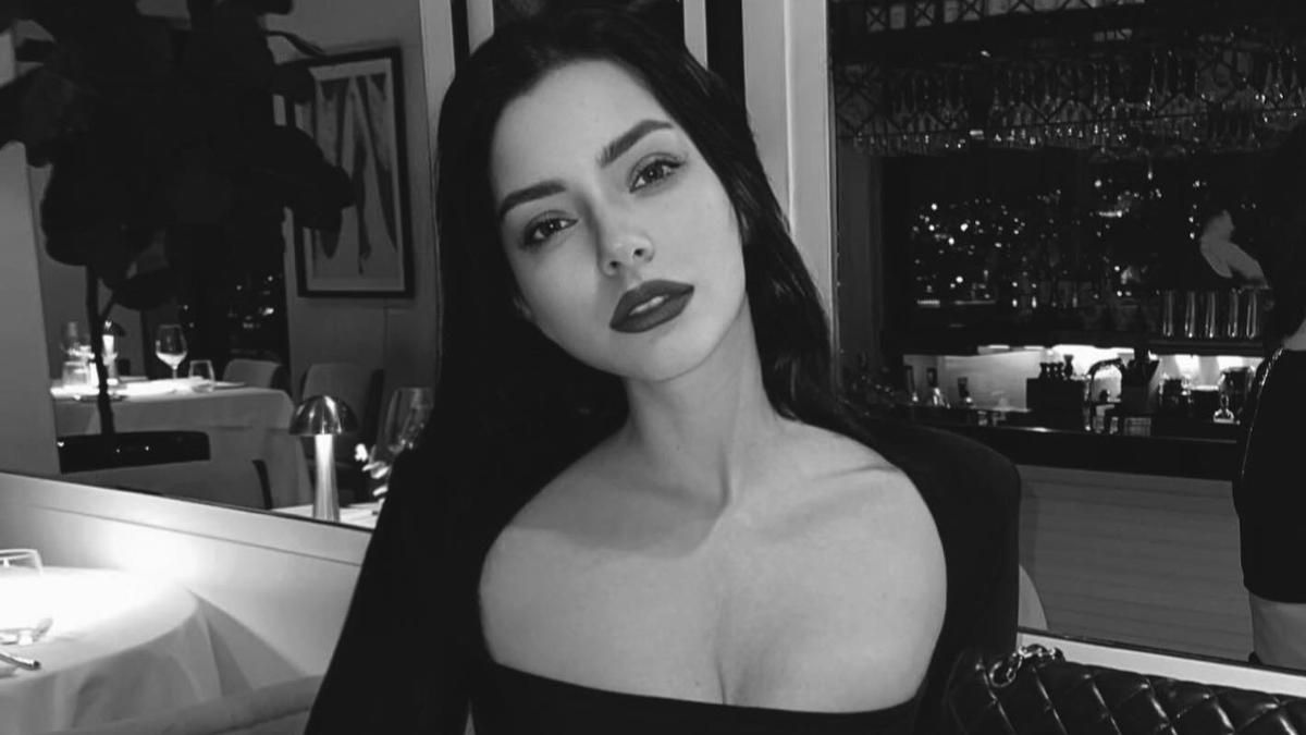 Photoshop’la siyah saçlarının rengini değiştirdi! Merve Boluğur’dan saç değişikliği