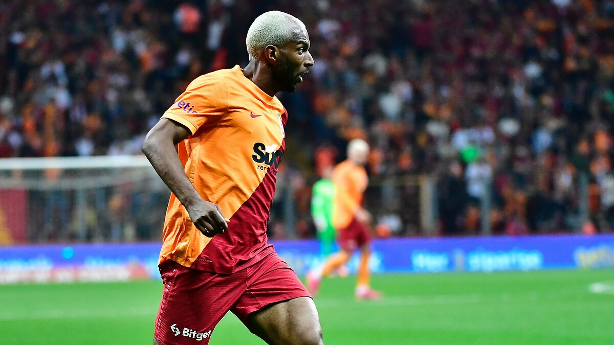 Ryan Babel, Liverpool’dan 2 futbolcuyu işaret etti: Dikkat edilmeli…