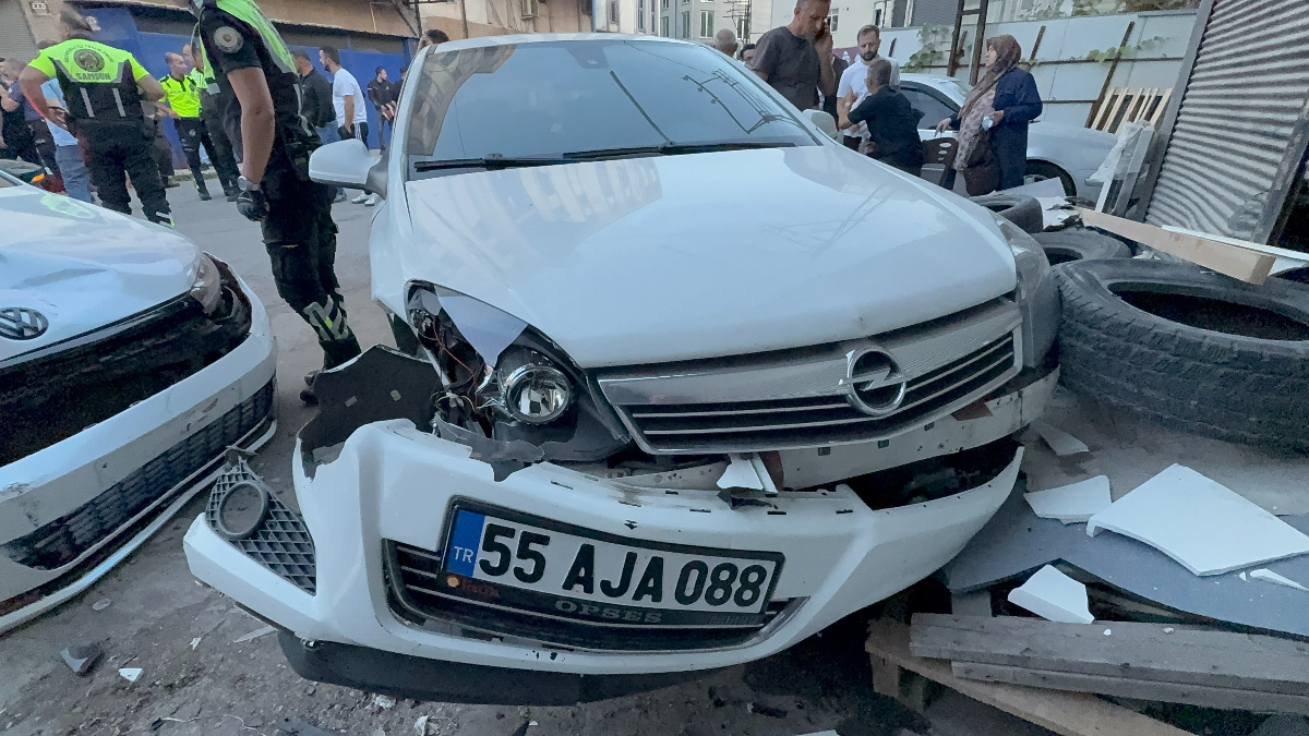 Samsun’da aracıyla polisten kaçarken esnafa çarptı: Ölümden döndü