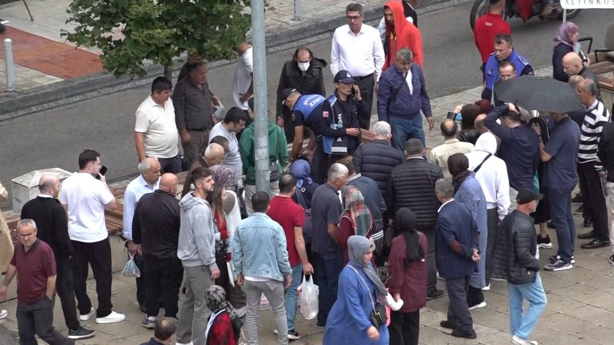 Samsun’da meydanda ‘laf atma’ kavgası: 1 yaralı, 1 gözaltı