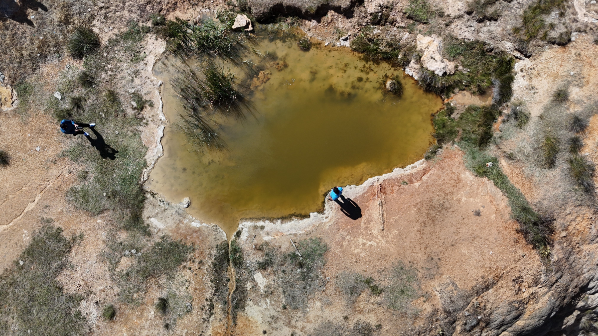 Sivas’ta şifalı olduğuna inanılan Uyuz Gölü ziyaretçi akınına uğruyor