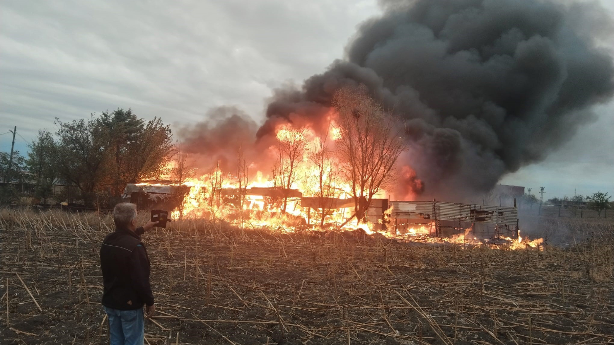 Tekirdağ’da bağ evi alev topuna ödndü