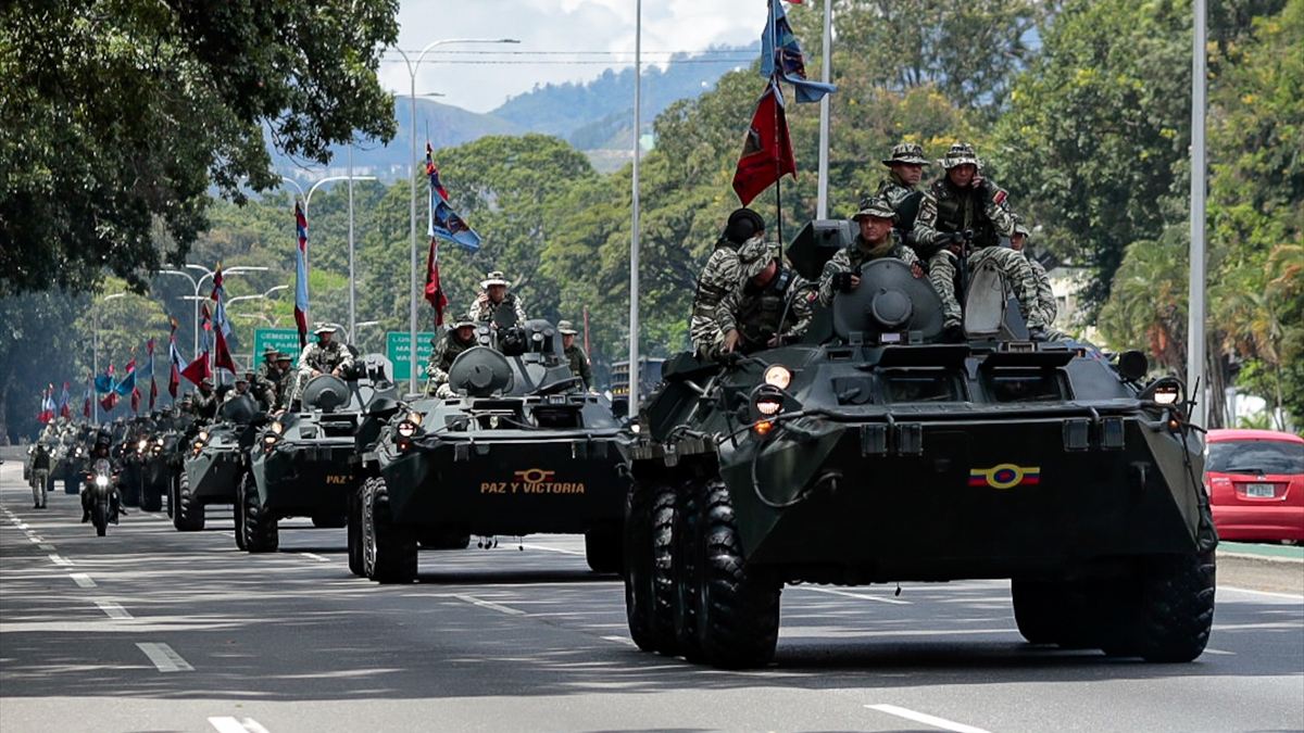 Venezuela’da seferberlik başladı: Sivillere askeri eğitim verilecek