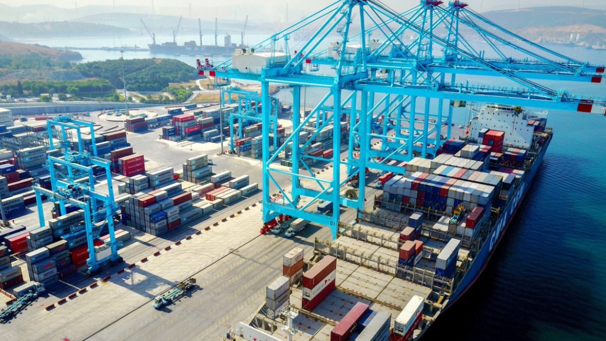 Yükleme ve boşaltmada Türkiye’nin lider limanı Aliağa