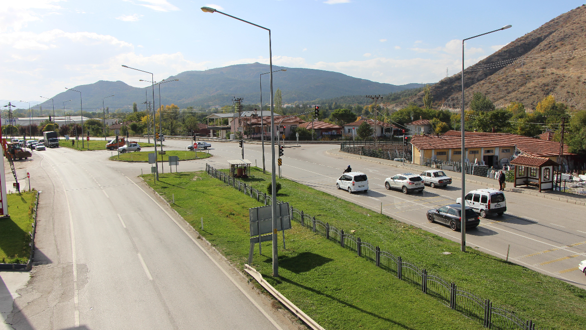 Amasya’da birçok kazaya neden olan ölüm kavşağına sinyalizasyon yapıldı