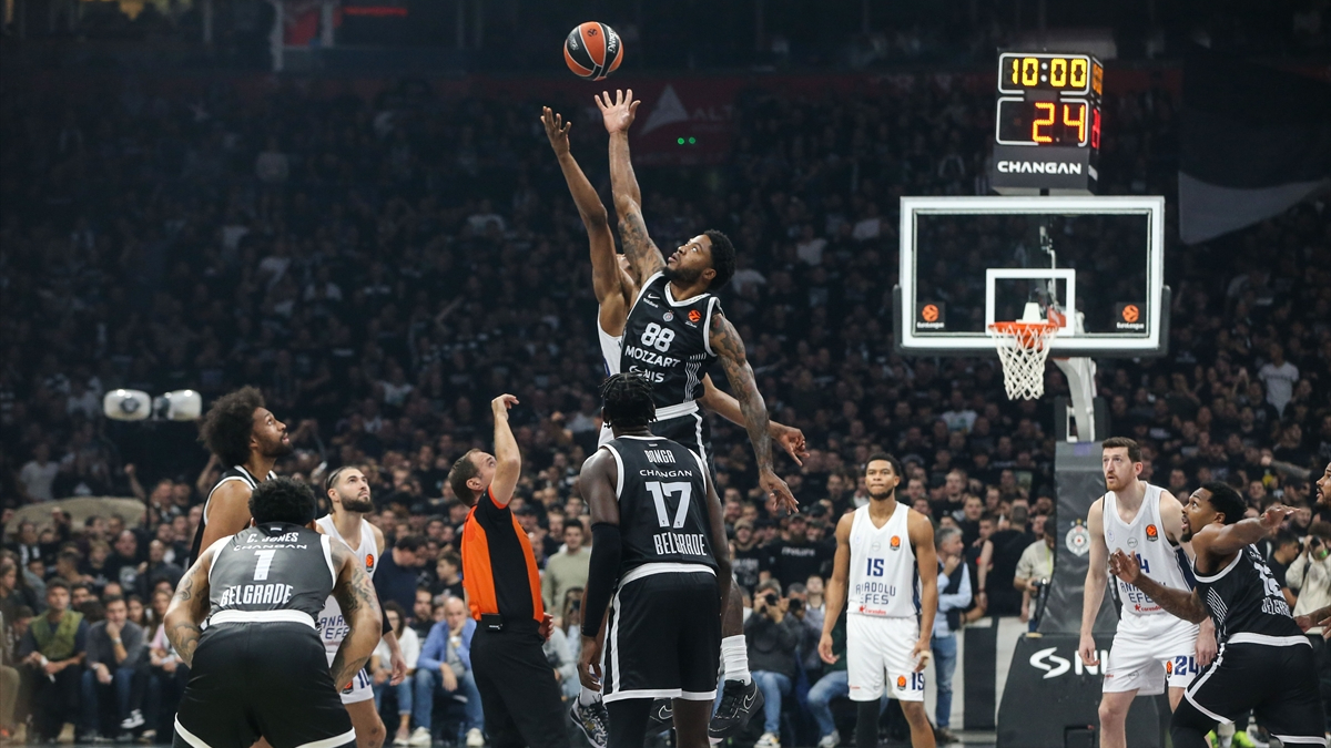 Anadolu Efes, deplasmanda Partizan’a yenildi