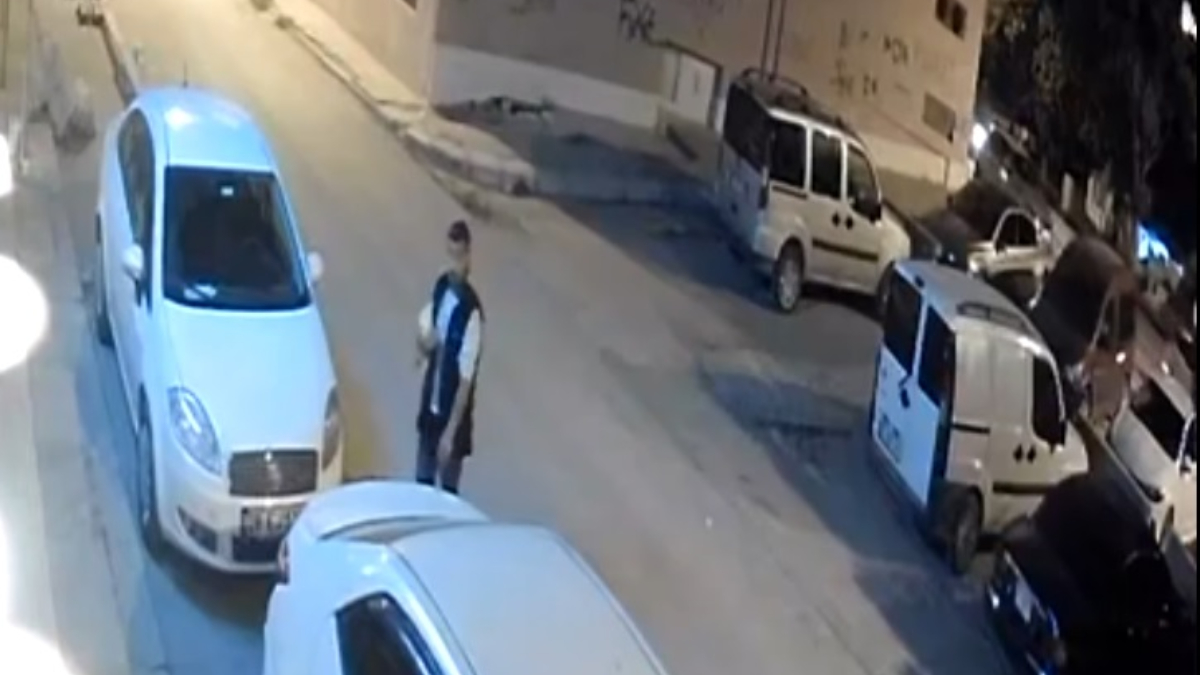 Ankara’da hırsız, çaldığı güvenlik kamerası tarafından görüntülendi