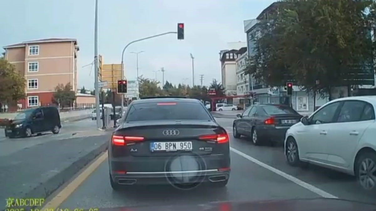 Ankara’da yolun karşısına geçen kadına otomobil çarptı