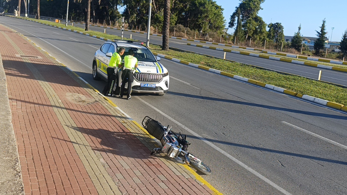 Antalya’da “dur” ihtarına uymadı kaza yaptı