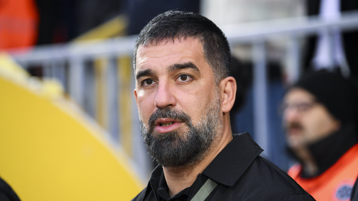 Arda Turan’dan anlamlı çağrı: Savaşlara son verin!
