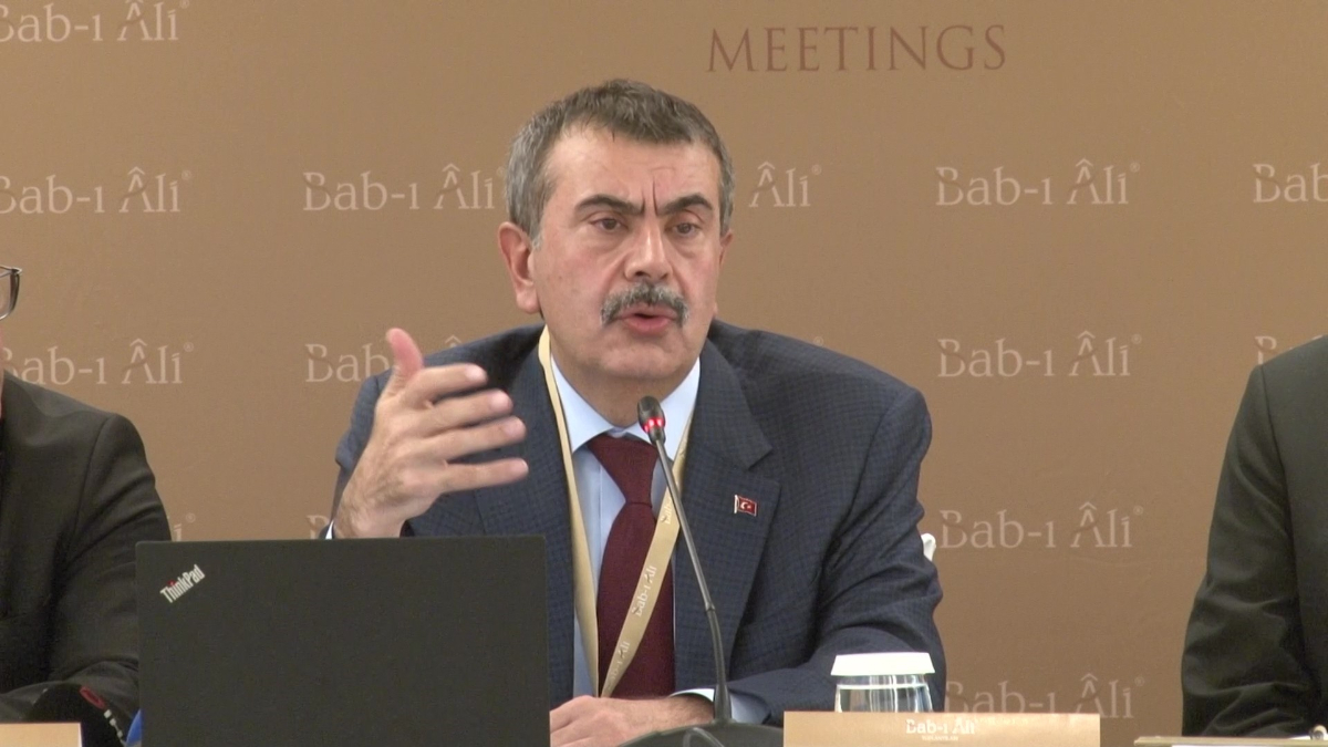 Bakan Tekin: Sınavlarda yapay zeka destekli açık uçlu sorular olacak