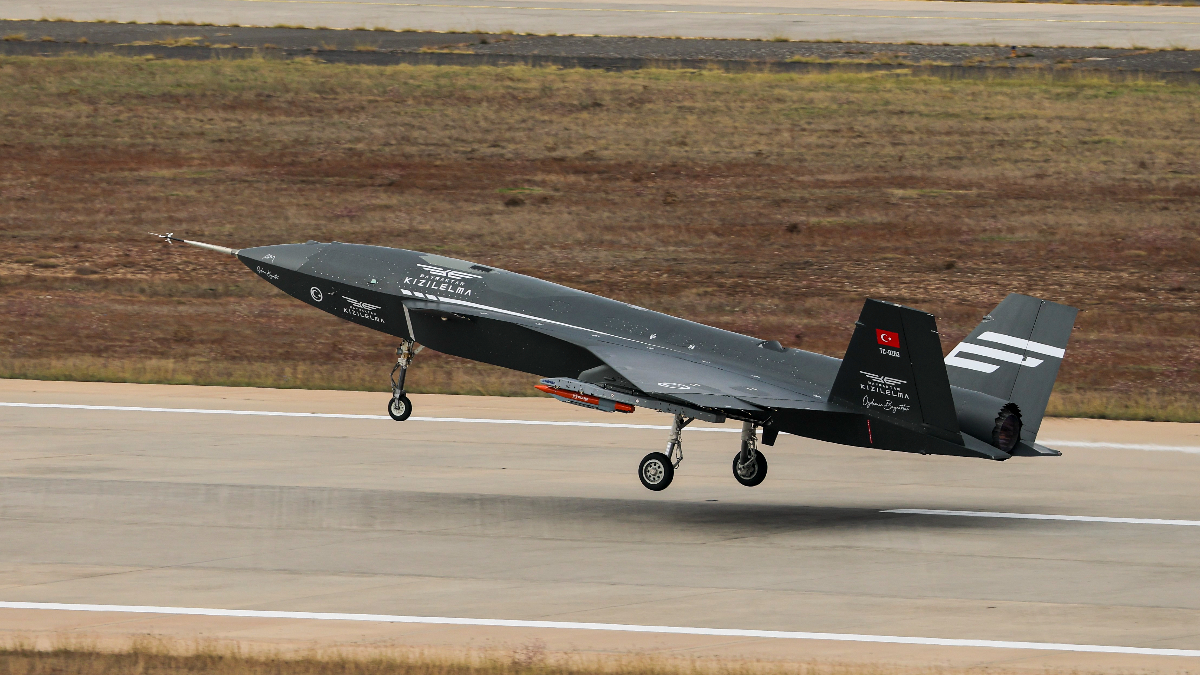 Bayraktar KIZILELMA, ilk atışta hedefleri tam isabet vurdu
