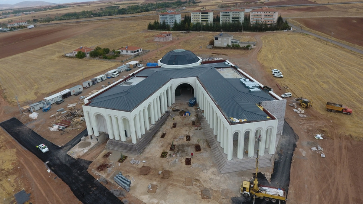 Bazı Alevi derneklerinden Hacıbektaş’taki Cemevi Külliyesi’ne tepki