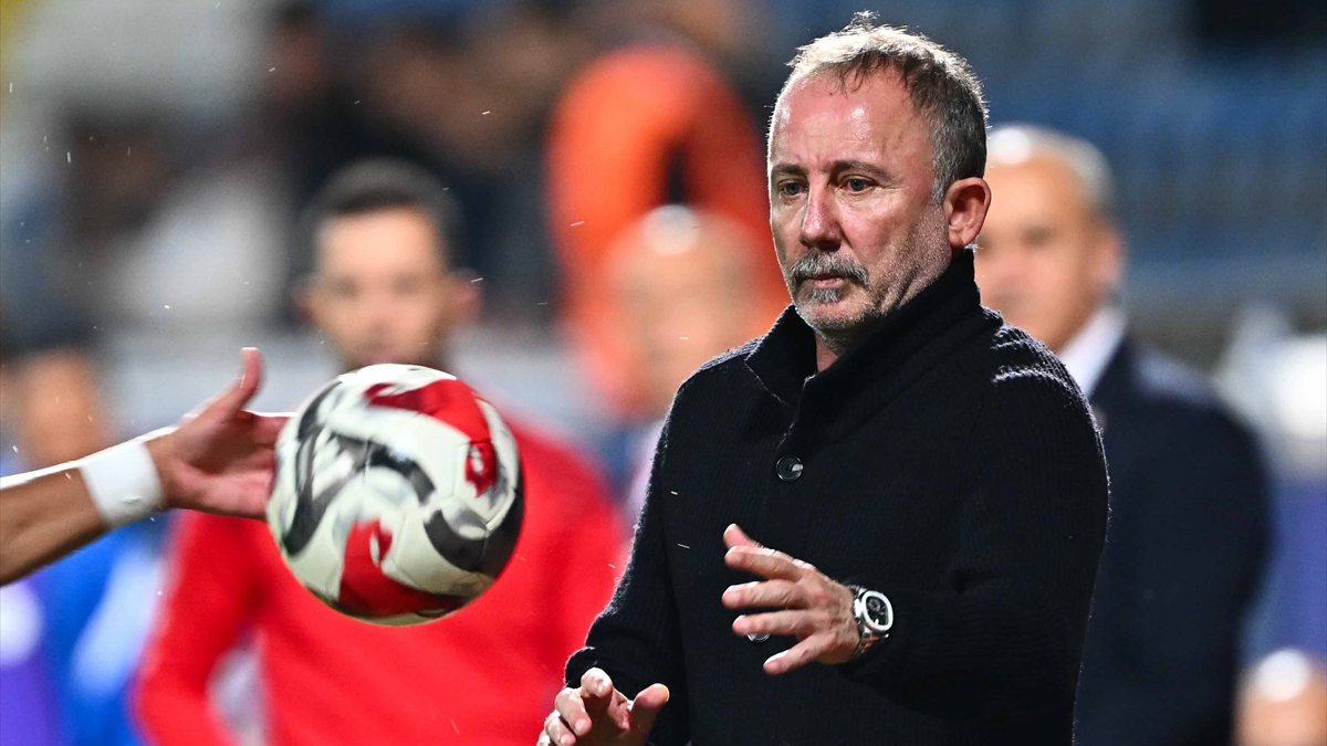 Beşiktaş taraftarından Sergen Yalçın’a tepki