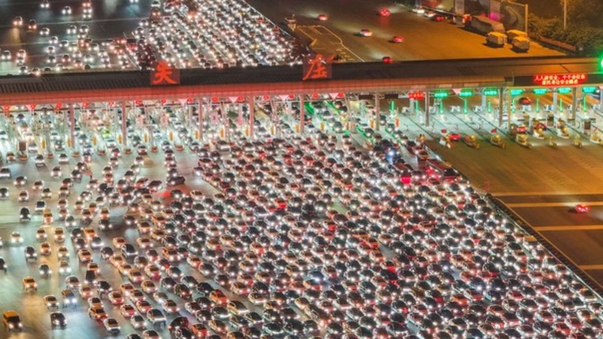 Çin’de 8 günlük tatilde rekor seyahat yoğunluğu