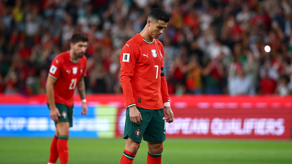 Cristiano Ronaldo’nun penaltı kaçırdığı maçta Portekiz, son dakikada güldü