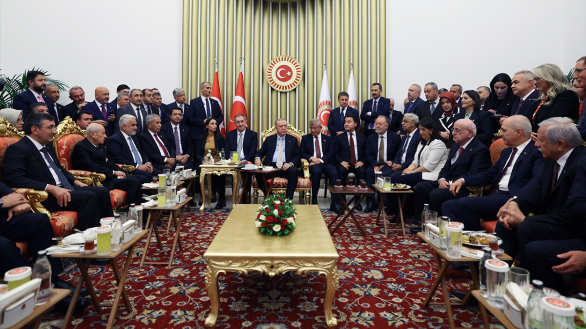 Cumhurbaşkanı Erdoğan, Babacan ve Davutoğlu ile bir araya geldi