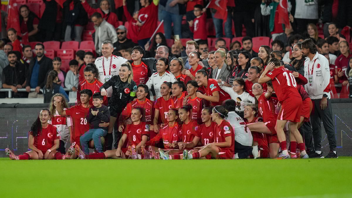 Cumhurbaşkanı Erdoğan’dan A Milli Kadın Futbol Takımı’na tebrik: Bu başarının devamını bekliyorum