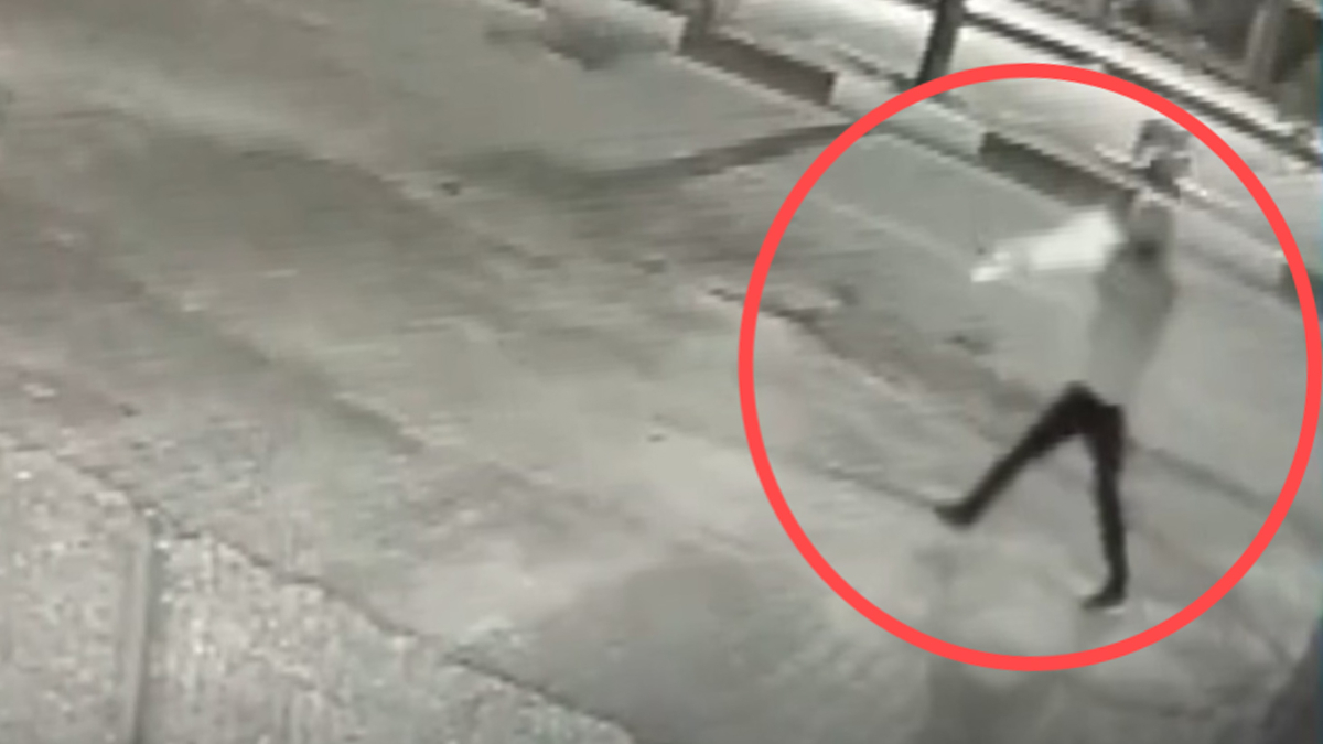 Diyarbakır’da iş yerine silahlı saldırı kameraya yansıdı