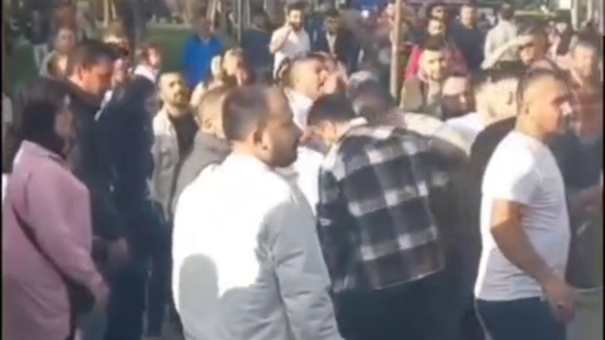 Düzce’de liseli 2 kıza sözlü tacizde bulunup, esnafa bıçak çekti