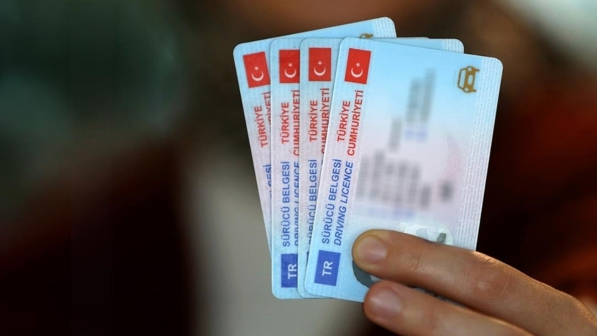 Eski tip ehliyetler için son tarih 31 Ekim: Yenileme ücreti artıyor