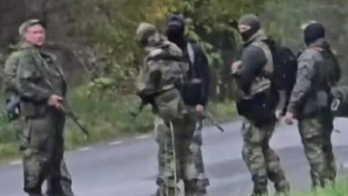 Estonya-Rusya sınırında 7 Rus askeri görüldü: Yol kapatıldı