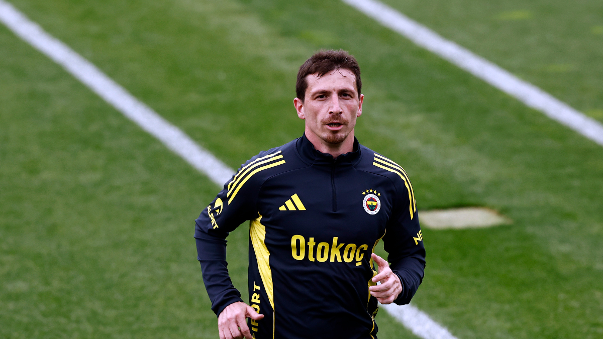 Fenerbahçe, hazırlıklarını çift idmanla sürdürdü