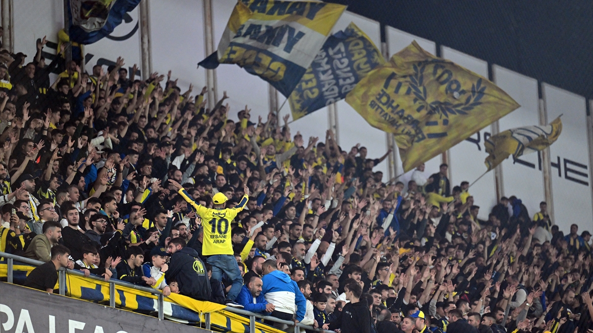 Fenerbahçe taraftarı Filistin’i unutmadı