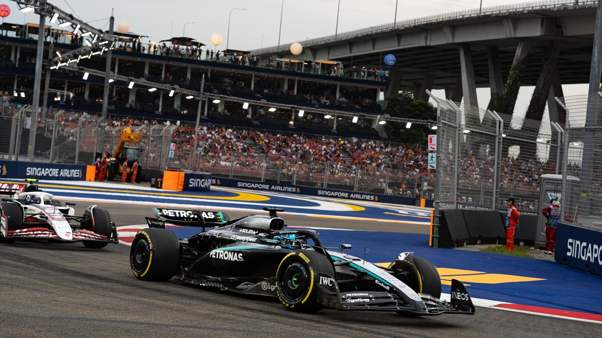 Formula 1 Singapur Grand Prix’sinde pole pozisyonu George Russell’ın