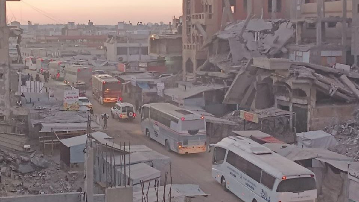 Gazze’de rehine takası: Filistinliler serbest bırakılmak üzere otobüslere bindirildi