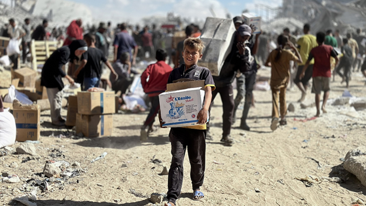 Gazze’deki hükümet, bölgeye 15 Ekim’de sadece 480 yardım tırının girdiğini açıkladı