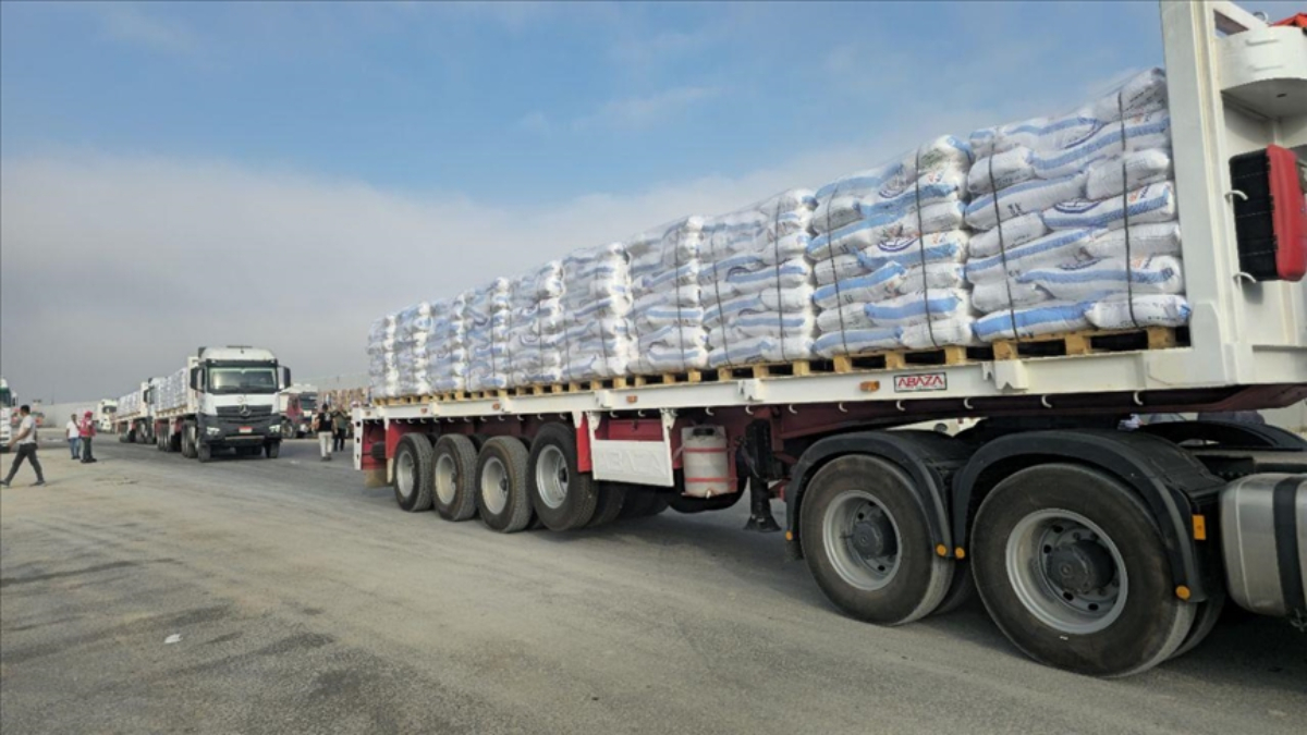 Gazze’ye yardım tırları girdi, ancak dağıtım yapılmadı