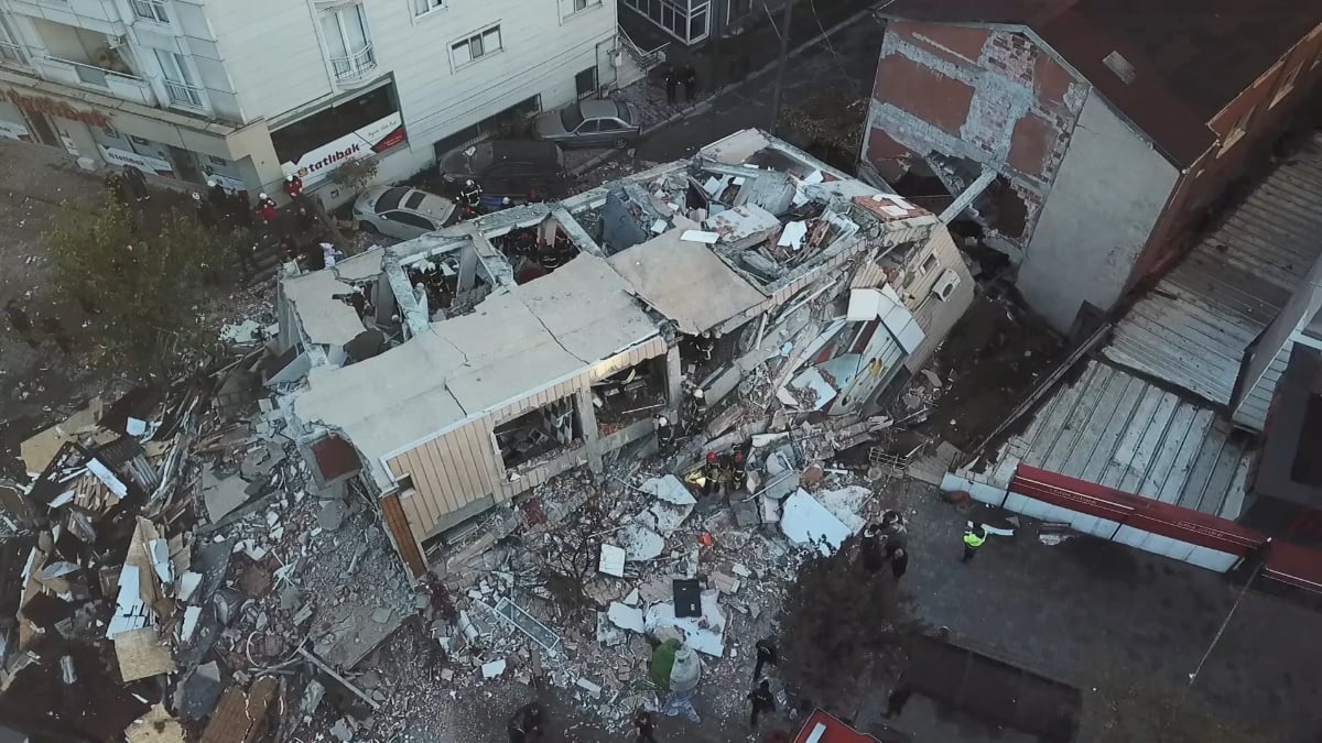 Gebze’de çöken binanın kaydığı ortaya çıktı