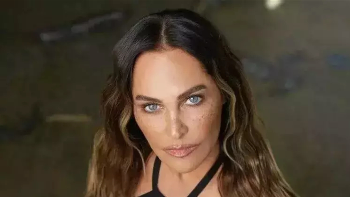 Hülya Avşar, değişti! Yeni imajına yorum yağdı