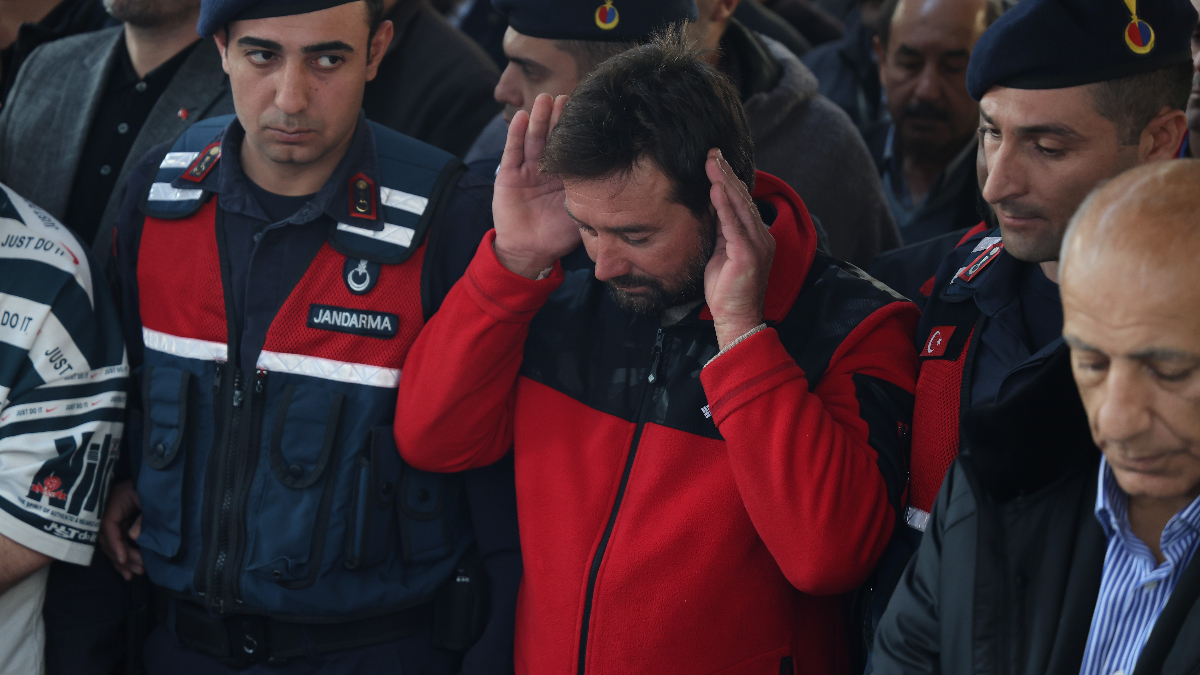 İzmir’de 5 kardeş çıkan yangında hayatını kaybetti: Anne hakkında karar