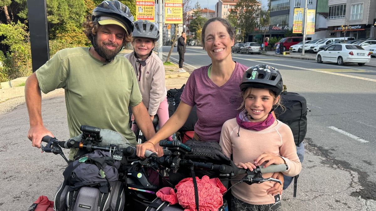 Kanada’dan bisikletle dünya turuna çıkan aile Ordu’da: Türkiye çok güzel