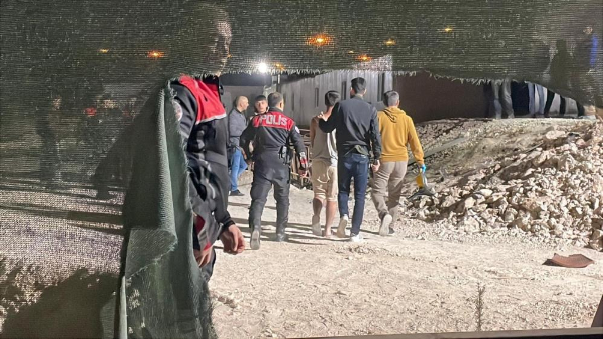 Karaman’da hastane şantiyesinde bıçaklı kavga: 1’i ağır 4 yaralı