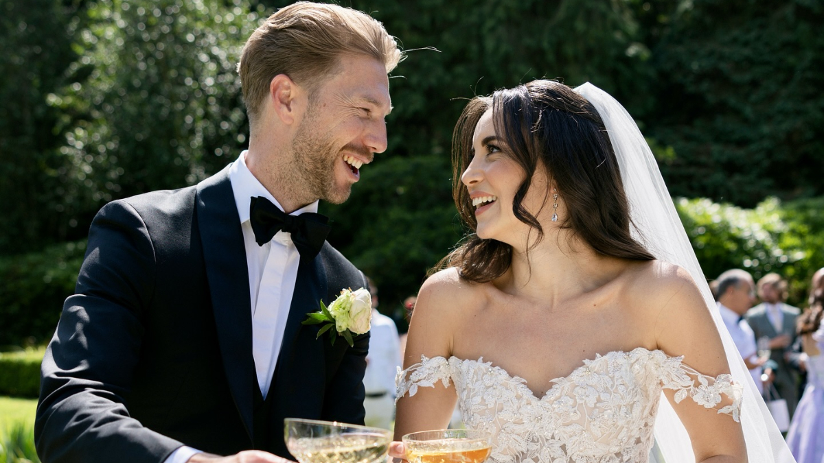 Karsu bebeğiyle Türkiye’ye geldi! Uçaktan paylaşım var