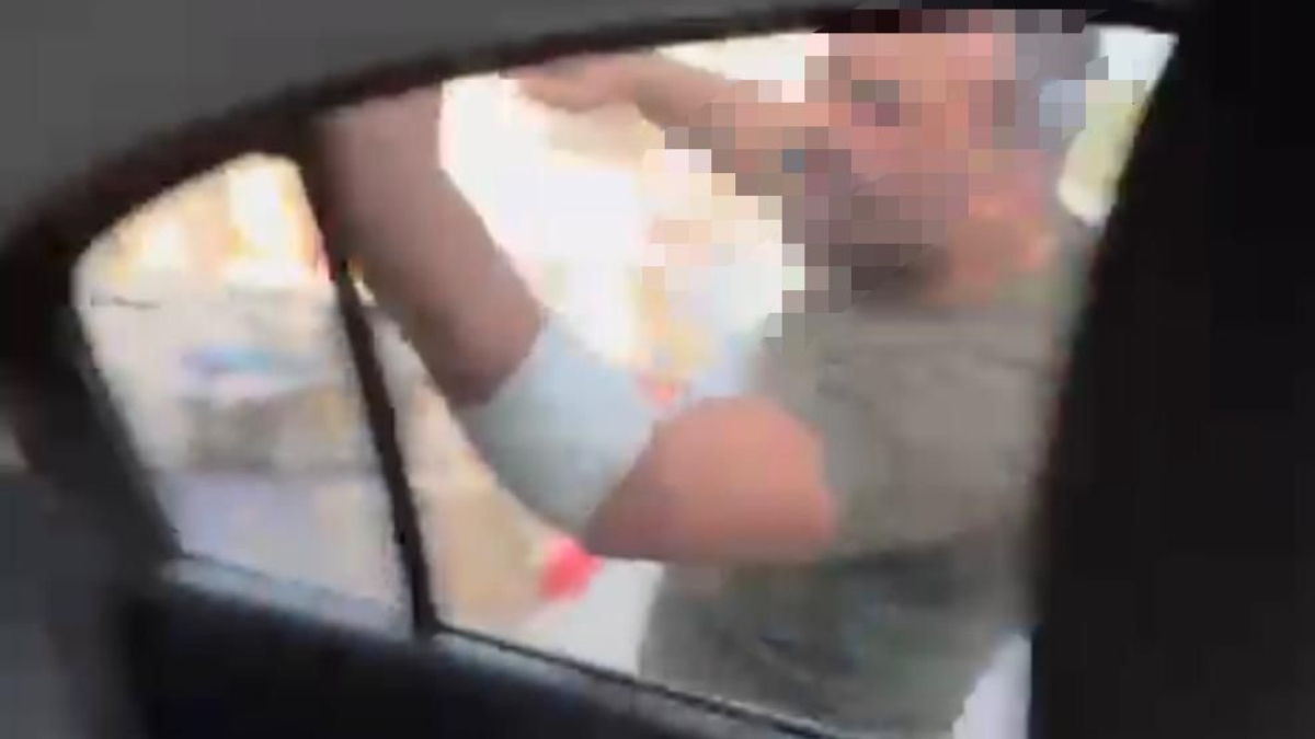 Kayseri’de trafikte tartıştığı kadınların otomobilini yumrukladı