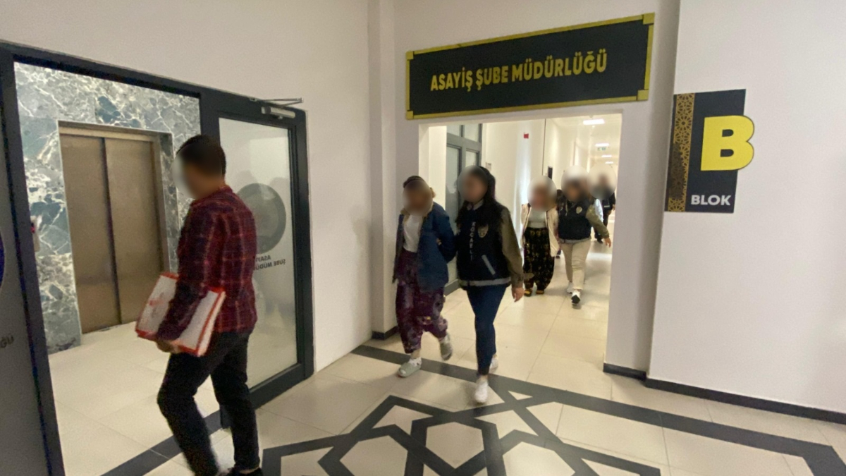 Kocaeli’de 4 evden 860 bin lira değerinde ziynet eşya hırsızlığına 3 tutuklama