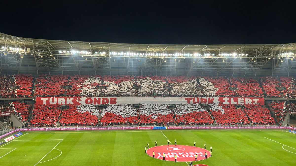 Kocaeli’de milli maça özel koreografi