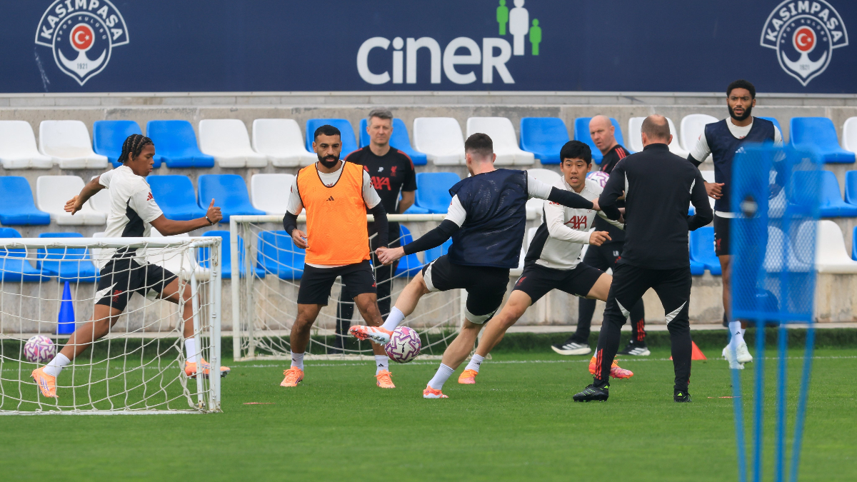 Liverpool, Kasımpaşa’nın Kemerburgaz Tesisleri’nde çalıştı