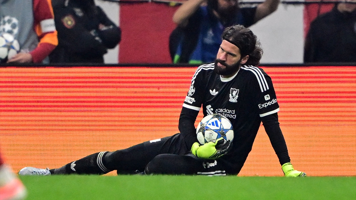 Liverpool’da Alisson Becker, en az 2 hafta yok