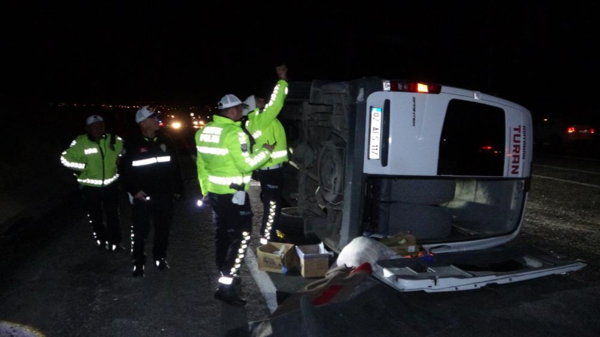 Malatya’da kazaya karışan minibüs devrildi: 14 yaralı