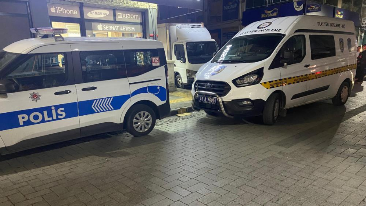 Manisa’da bıçaklı kavgada 1 kişi ağır yaralandı