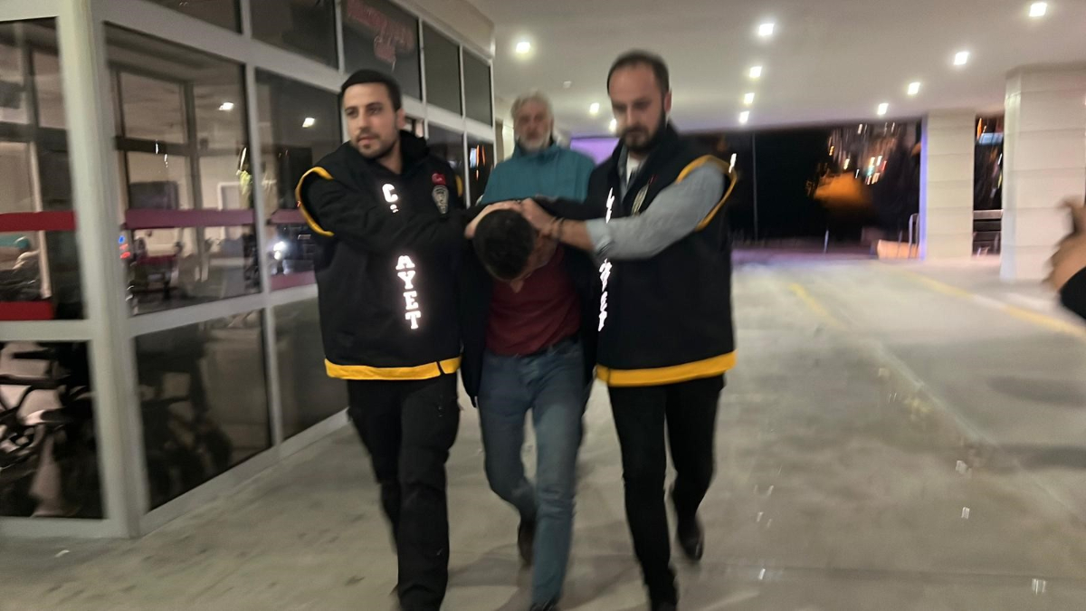 Manisa’da kucağında bebek olan eski eşini bıçaklayan zanlı yakalandı