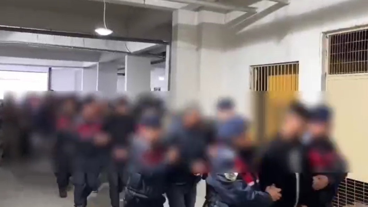 Manisa’da tefecilik ve tehdit suçlarına karışan 14 kişi tutuklandı