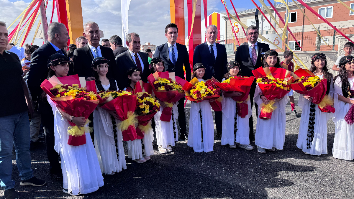 Mardin’de Adnan Polat Galatasaray Spor ve Eğitim Merkezi açıldı