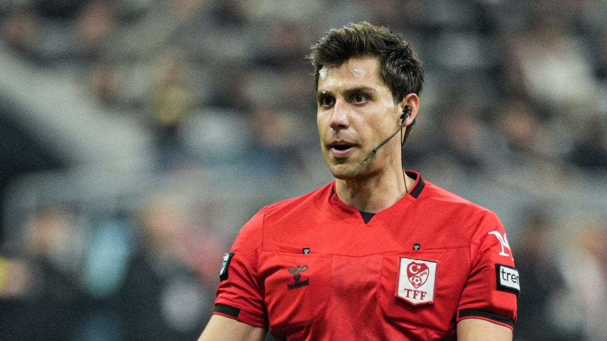 Mehmet Türkmen’in Ürdün-Bolivya maçındaki kararı gündem oldu