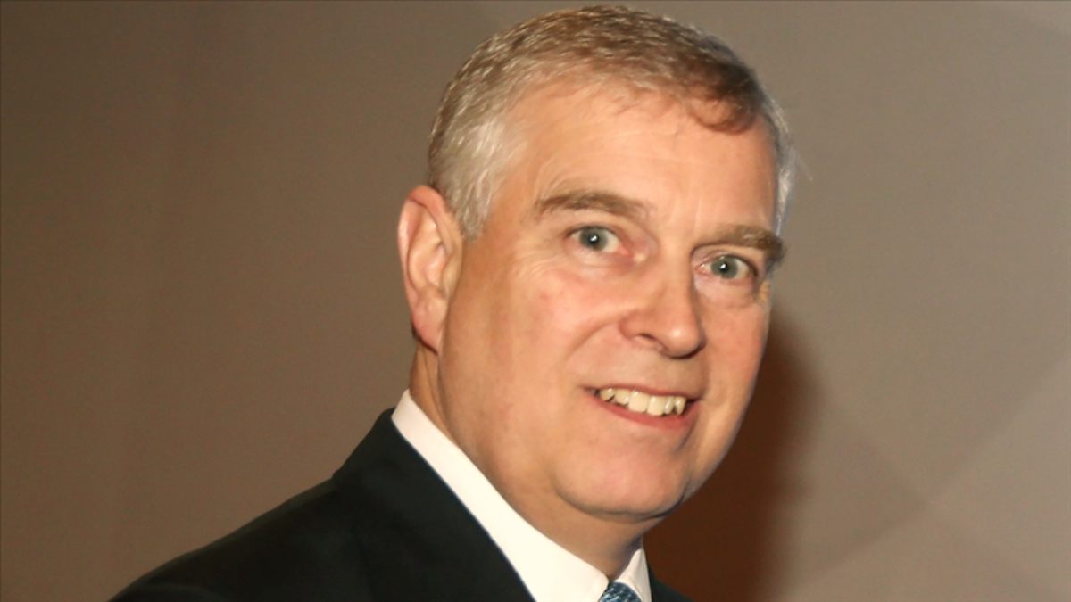 Prens Andrew kraliyet ünvanlarından vazgeçti